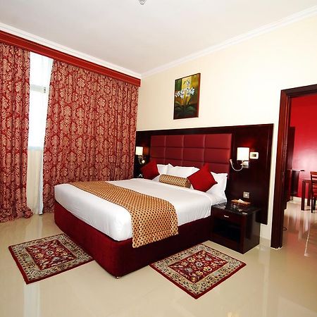 אבו דאבי Ramee Rose Hotel Apartments מראה חיצוני תמונה