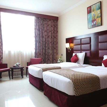 אבו דאבי Ramee Rose Hotel Apartments מראה חיצוני תמונה