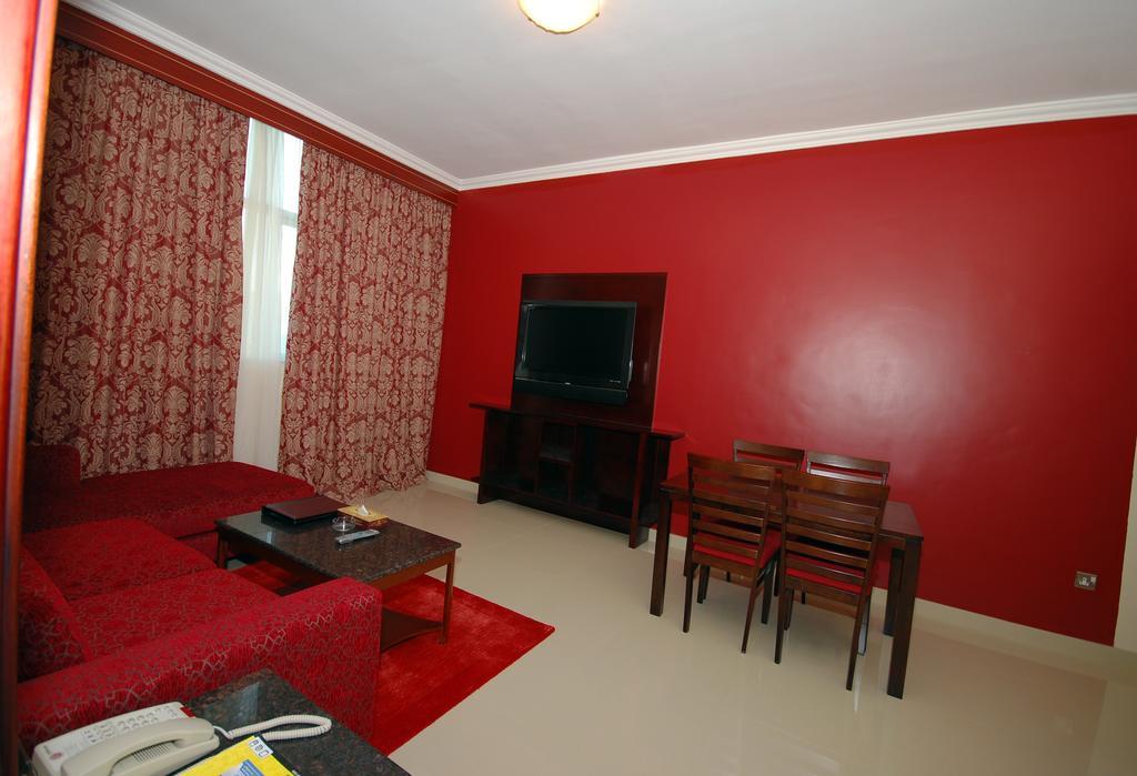 אבו דאבי Ramee Rose Hotel Apartments מראה חיצוני תמונה
