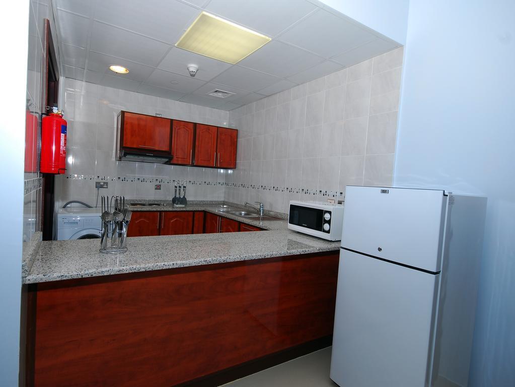 אבו דאבי Ramee Rose Hotel Apartments מראה חיצוני תמונה