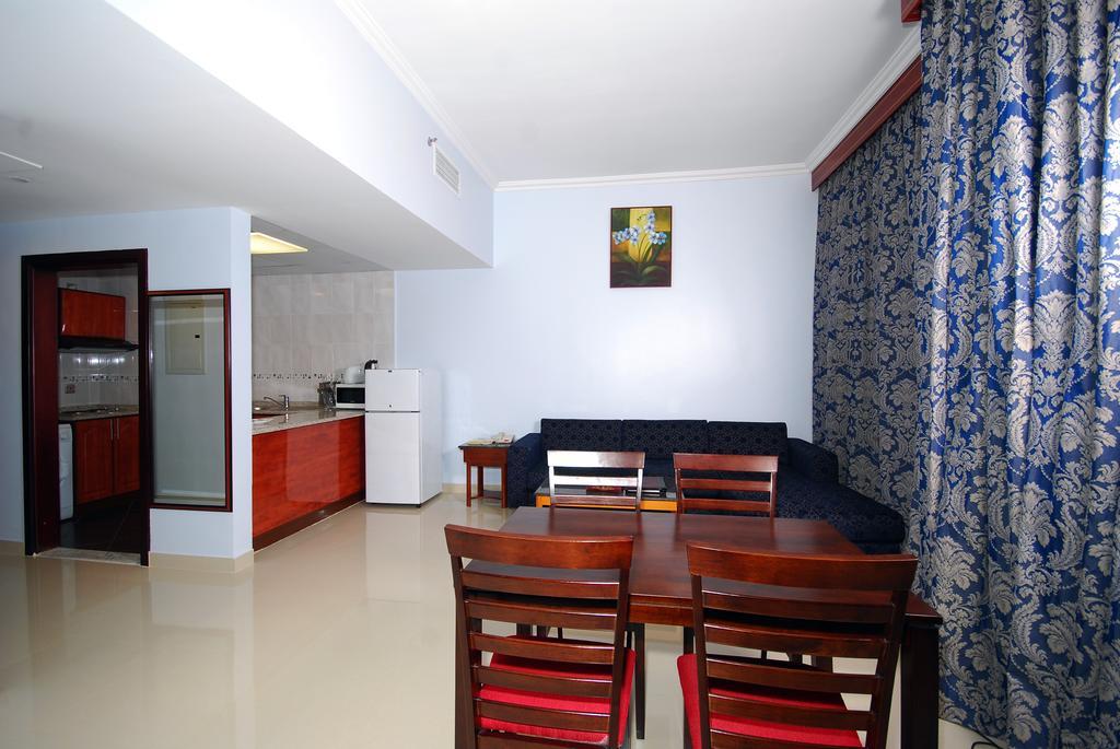 אבו דאבי Ramee Rose Hotel Apartments מראה חיצוני תמונה