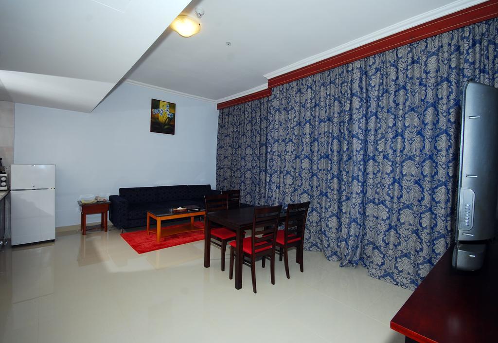 אבו דאבי Ramee Rose Hotel Apartments מראה חיצוני תמונה