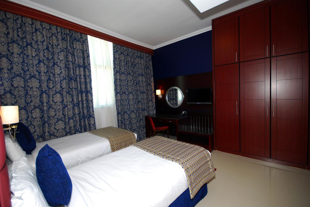 אבו דאבי Ramee Rose Hotel Apartments מראה חיצוני תמונה
