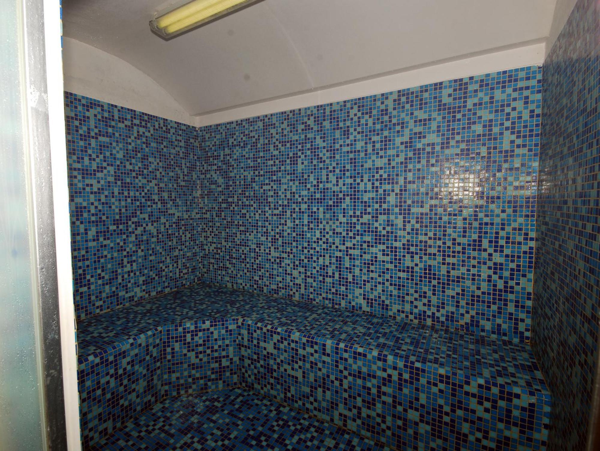 אבו דאבי Ramee Rose Hotel Apartments מראה חיצוני תמונה