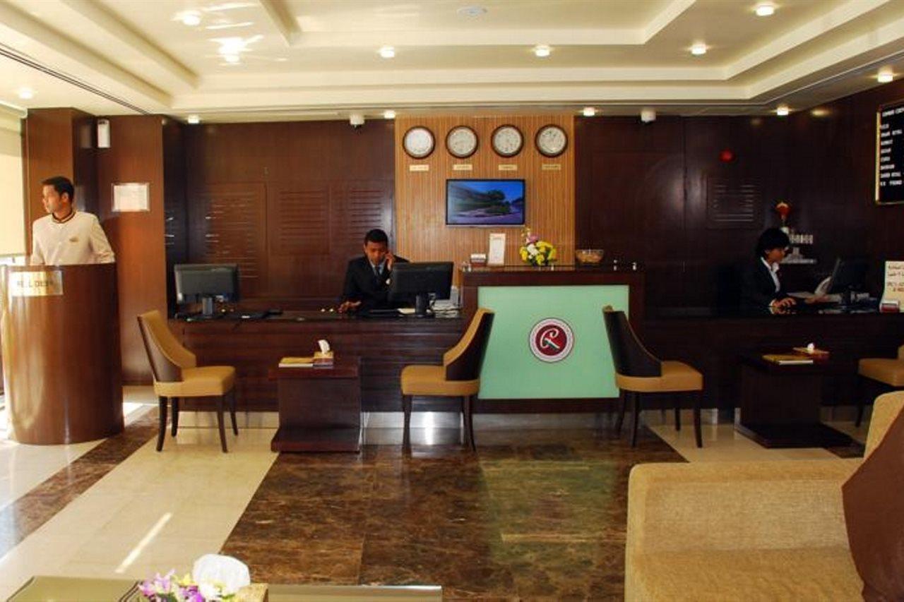 אבו דאבי Ramee Rose Hotel Apartments מראה חיצוני תמונה