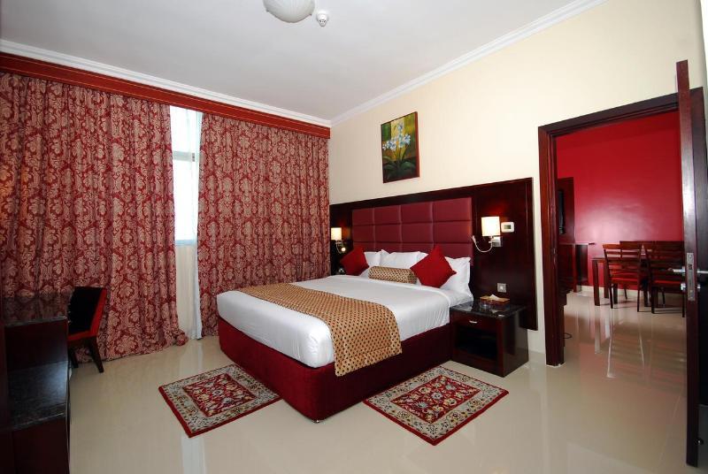 אבו דאבי Ramee Rose Hotel Apartments מראה חיצוני תמונה