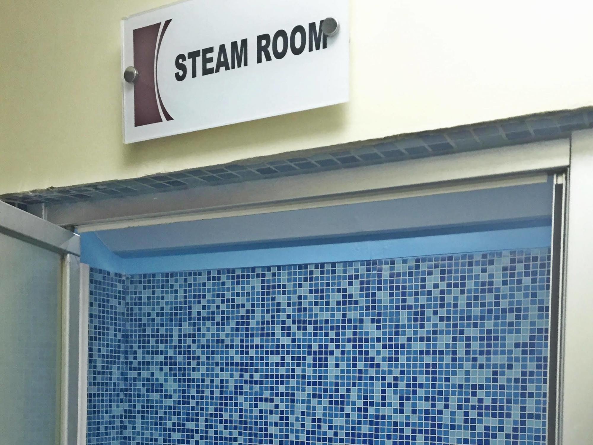 אבו דאבי Ramee Rose Hotel Apartments מראה חיצוני תמונה