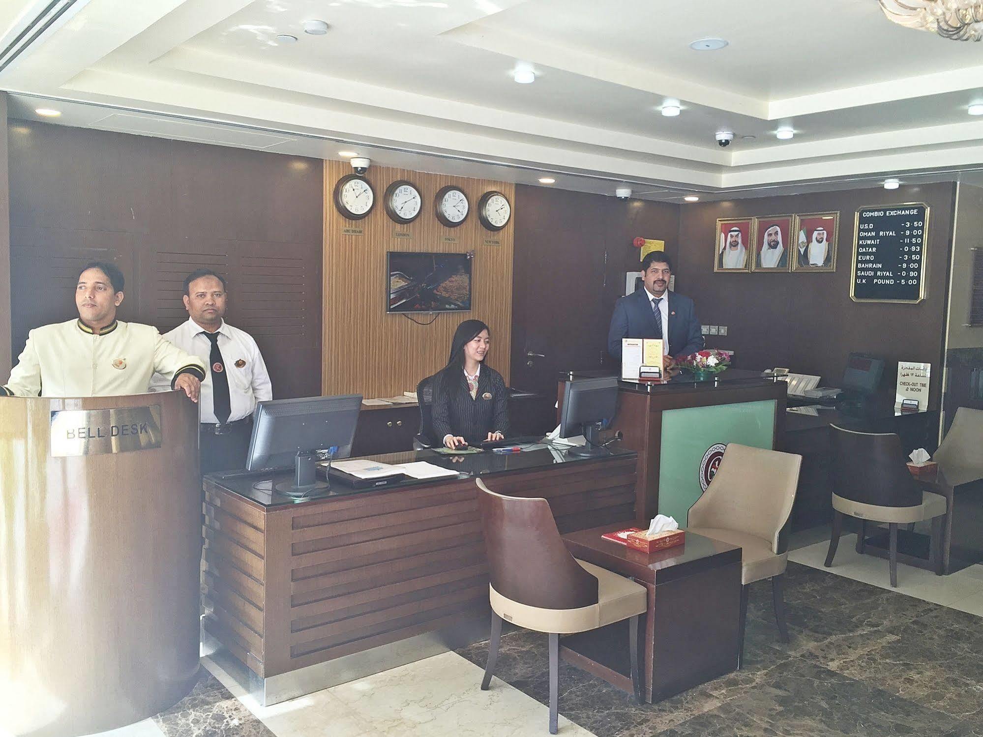 אבו דאבי Ramee Rose Hotel Apartments מראה חיצוני תמונה