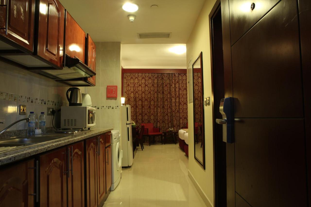 אבו דאבי Ramee Rose Hotel Apartments מראה חיצוני תמונה